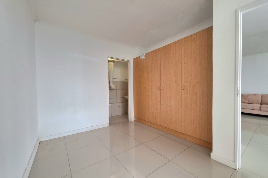 To Let 1 Bedroom Property for Rent in Woodstock Western Cape